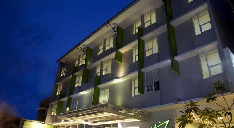 Whiz Hotel Malioboro Jogjacarta Exterior foto