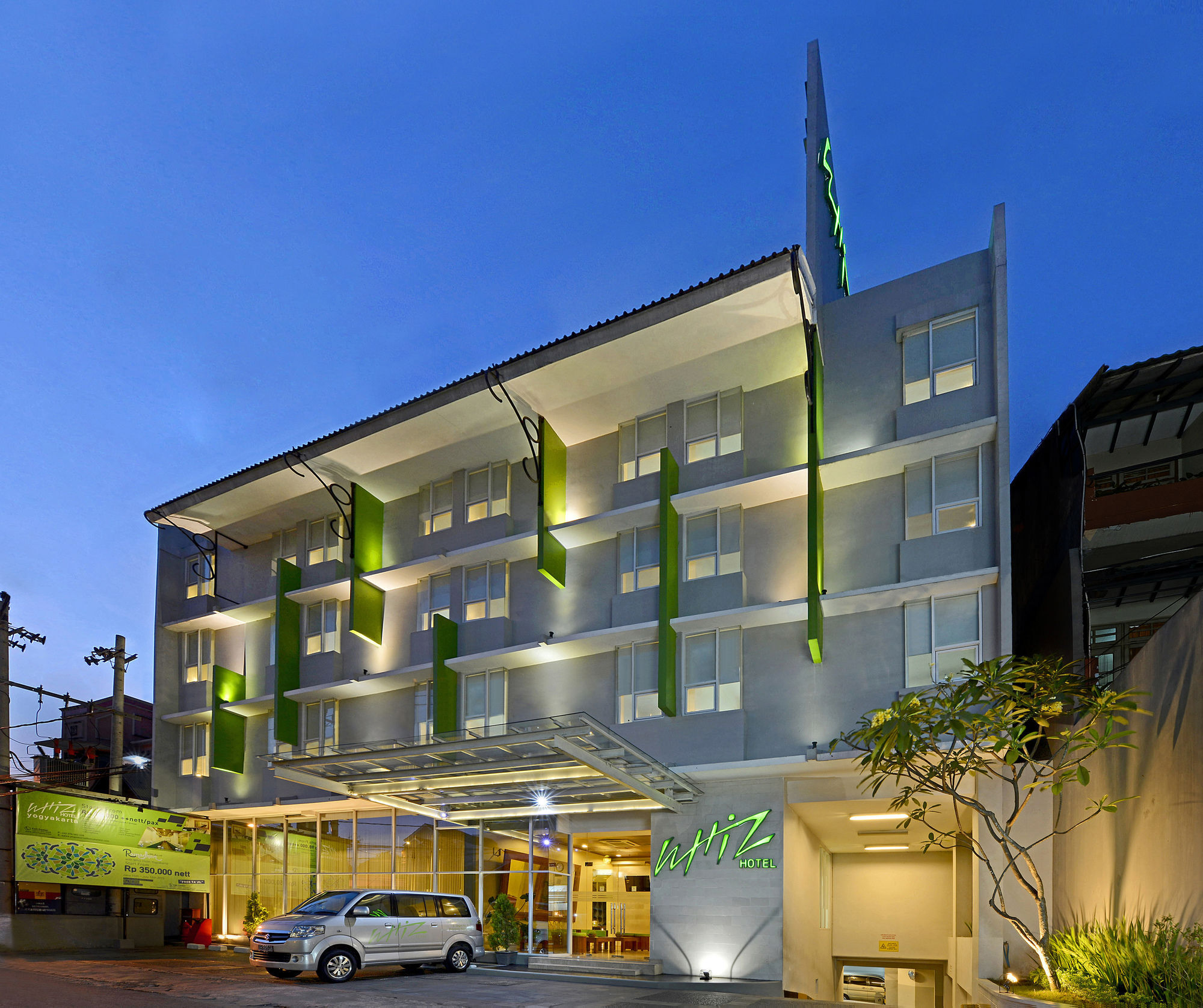 Whiz Hotel Malioboro Jogjacarta Exterior foto